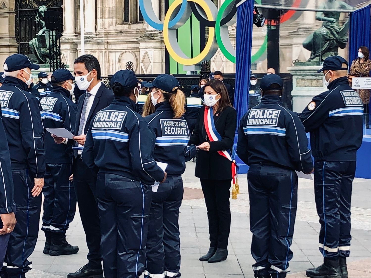 Anne Hidalgo a présenté la première promotion de la police municipale de Paris